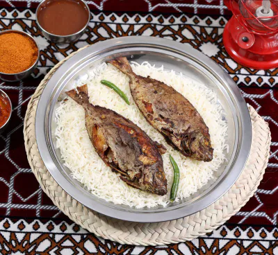 Fried fish(Safi,kingfish)with Rice(with eggs,sweet rice,onion)